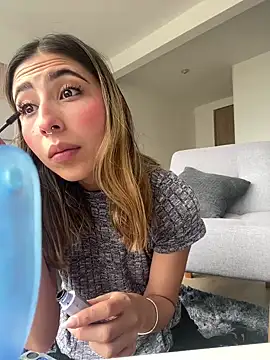 Ameellie online show from March 4, 2:10 pm