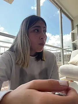 Ameellie online show from April 4, 3:20 pm