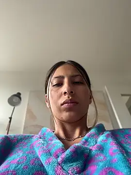 Ameellie online show from April 17, 3:15 pm