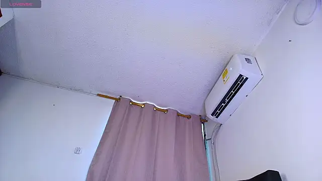 Mia depp online show from April 21, 8:44 pm