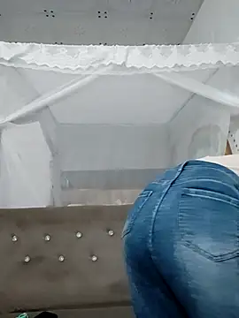 Snapshot of I_AM_NOT_A_SLUT chatting on March 5, 4:02 am I AM NOT A SLUT online show from March 5, 4:02 am