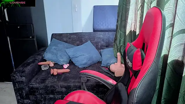charlotee lovee69 online show from July 1, 7:35 pm