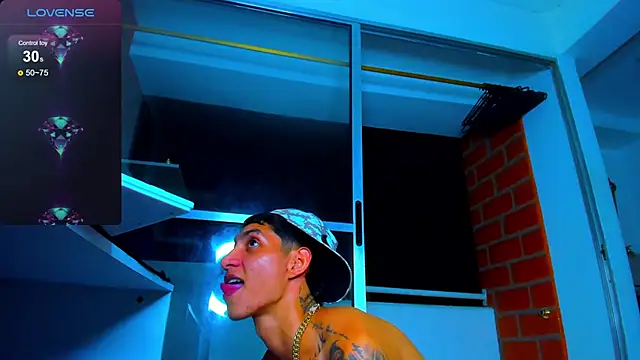 Snapshot of Hardcockboysxxx chatting on January 10, 10:06 am Hardcockboysxxx online show from January 10, 10:06 am