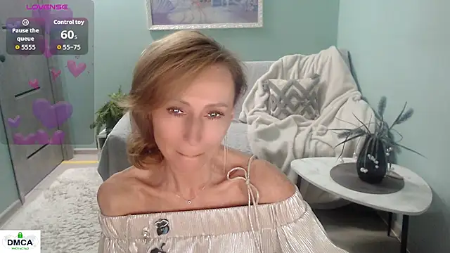 Snapshot of HornyMilf_777 chatting on May 21, 7:04 am HornyMilf 777 online show from May 21, 7:04 am