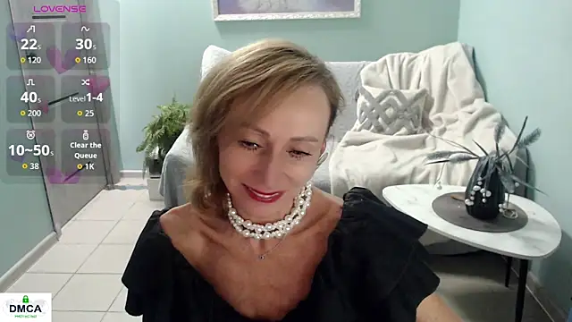Snapshot of HornyMilf_777 chatting on June 9, 6:36 am HornyMilf 777 online show from June 9, 6:36 am