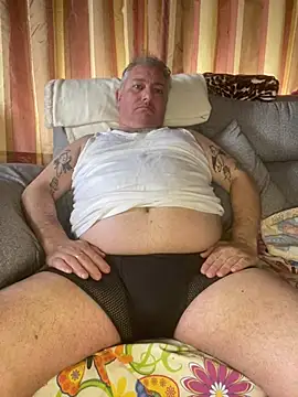 Snapshot of Russirayu chatting on March 6, 3:56 pm Russirayu online show from March 6, 3:56 pm