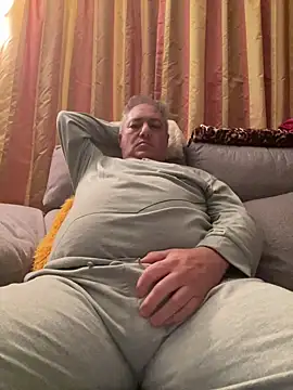 Snapshot of Russirayu chatting on March 21, 4:06 am Russirayu online show from March 21, 4:06 am