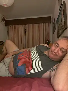 Snapshot of Russirayu chatting on October 10, 9:25 pm Russirayu online show from October 10, 9:25 pm