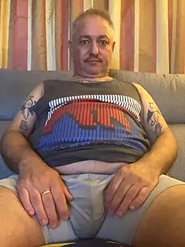 Snapshot of Russirayu chatting on October 19, 10:21 pm Russirayu online show from October 19, 10:21 pm