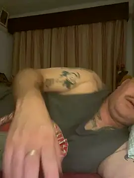 Snapshot of Russirayu chatting on October 25, 10:48 pm Russirayu online show from October 25, 10:48 pm