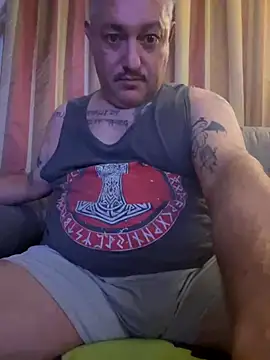 Snapshot of Russirayu chatting on October 26, 10:47 pm Russirayu online show from October 26, 10:47 pm