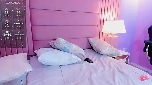 Snapshot of andrea_alvarz chatting on February 14, 8:21 am andrea alvarz online show from February 14, 8:21 am