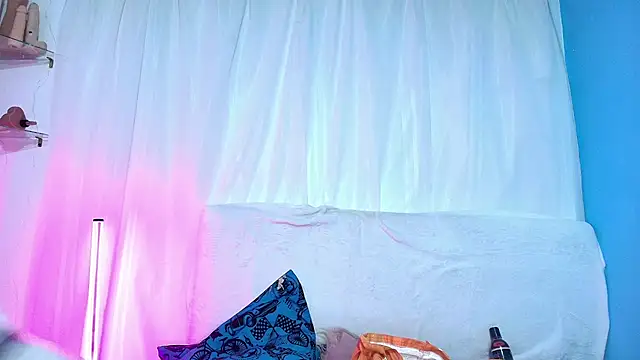 Snapshot of Natasha_Wilde_ chatting on December 19, 10:00 pm Natasha Wilde online show from December 19, 10:00 pm