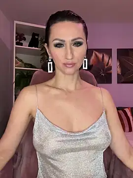 Snapshot of KatyEvanss chatting on February 1, 7:13 pm KatyEvanss online show from February 1, 7:13 pm