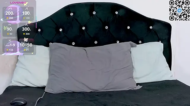 Snapshot of nonawhitemm chatting on October 17, 10:56 pm nonawhitemm online show from October 17, 10:56 pm