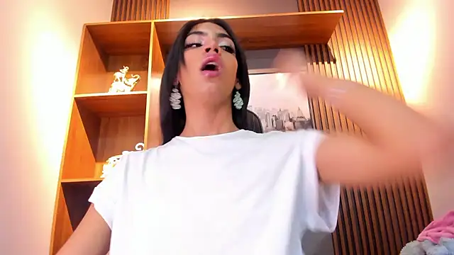 Alahia Rodriguez online show from January 8, 1:13 pm