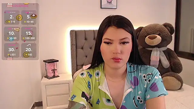 Snapshot of Nicols66 chatting on November 17, 10:04 pm Nicols66 online show from November 17, 10:04 pm