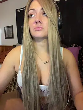 Snapshot of MimiLiciax chatting on May 26, 6:37 pm MimiLiciax online show from May 26, 6:37 pm