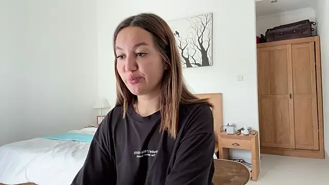 Snapshot of Nelly_Fischer chatting on November 21, 3:27 am Nelly Fischer online show from November 21, 3:27 am