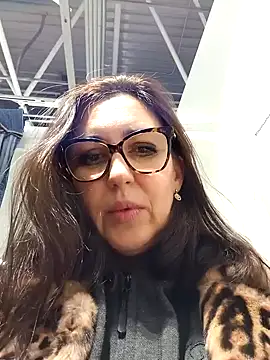 Snapshot of Ulyana72882 chatting on December 10, 9:23 am Ulyana72882 online show from December 10, 9:23 am