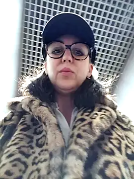 Snapshot of Ulyana72882 chatting on December 17, 3:39 pm Ulyana72882 online show from December 17, 3:39 pm