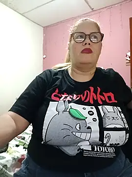 Snapshot of EllisW8 chatting on February 28, 10:17 pm EllisW8 online show from February 28, 10:17 pm