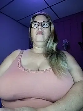 Snapshot of EllisW8 chatting on September 14, 12:26 pm EllisW8 online show from September 14, 12:26 pm