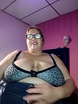 Snapshot of EllisW8 chatting on September 23, 10:57 pm EllisW8 online show from September 23, 10:57 pm