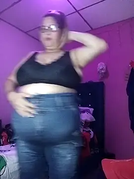 Snapshot of EllisW8 chatting on October 1, 10:43 am EllisW8 online show from October 1, 10:43 am