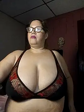 Snapshot of EllisW8 chatting on October 5, 6:06 pm EllisW8 online show from October 5, 6:06 pm