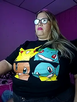 Snapshot of EllisW8 chatting on October 17, 10:56 pm EllisW8 online show from October 17, 10:56 pm