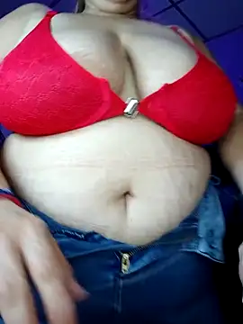 Snapshot of EllisW8 chatting on November 12, 12:00 am EllisW8 online show from November 12, 12:00 am