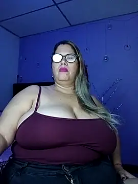 Snapshot of EllisW8 chatting on November 25, 12:05 pm EllisW8 online show from November 25, 12:05 pm