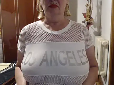 Secretfox online show from October 1, 3:23 am