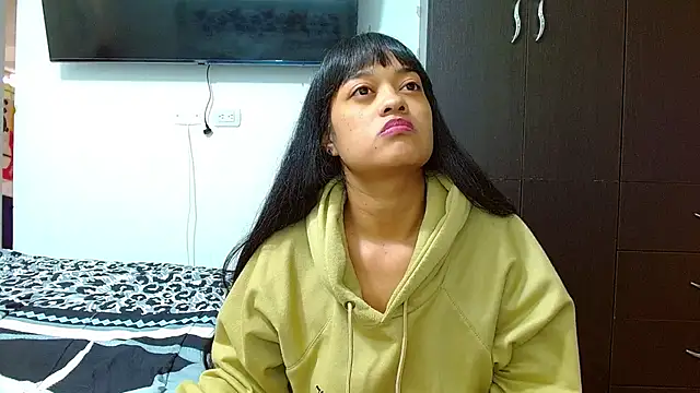 2ScarletandRyan8 online show from January 4, 1:10 pm