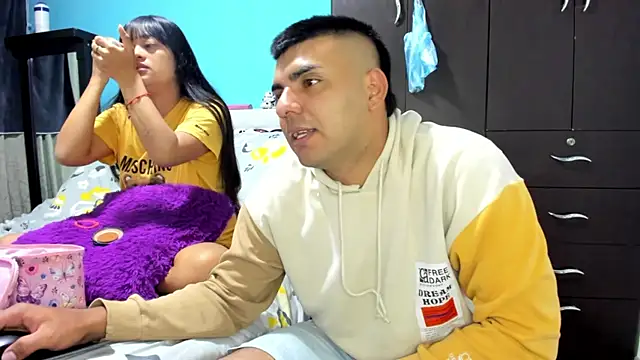 2ScarletandRyan8 online show from November 8, 10:04 am