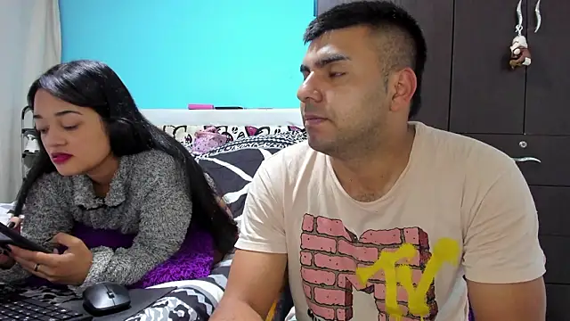 2ScarletandRyan8 online show from March 3, 9:59 am