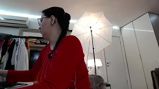 Snapshot of ILoveToFeelU chatting on March 16, 9:37 pm ILoveToFeelU online show from March 16, 9:37 pm