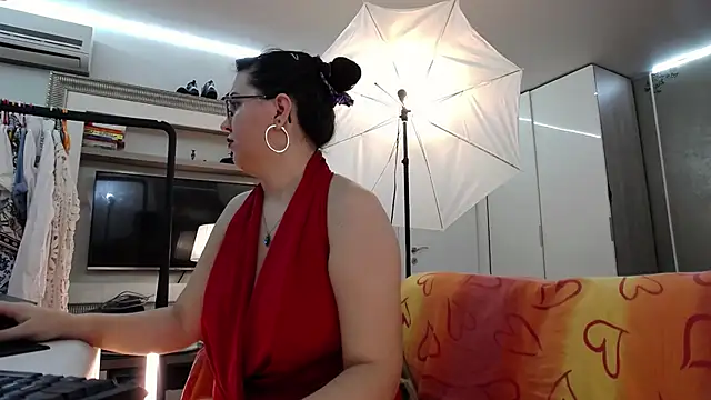 Snapshot of ILoveToFeelU chatting on October 27, 10:36 pm ILoveToFeelU online show from October 27, 10:36 pm