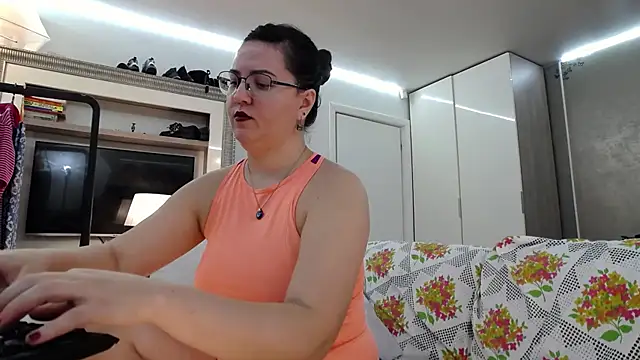 Snapshot of ILoveToFeelU chatting on November 22, 6:40 pm ILoveToFeelU online show from November 22, 6:40 pm