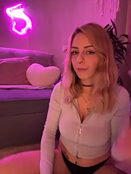 Mia Railey online show from October 4, 9:24 pm