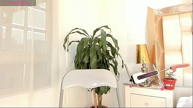 Snapshot of alana-then chatting on February 8, 8:42 pm alana-then online show from February 8, 8:42 pm