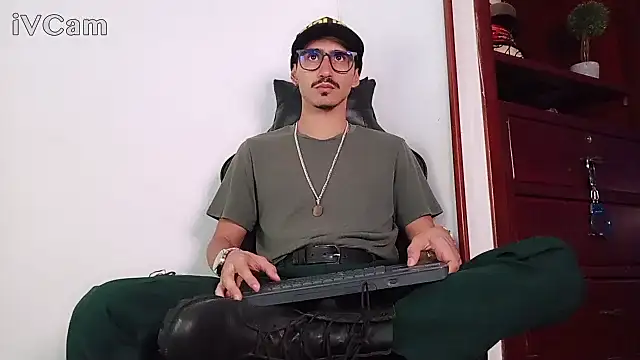 HomeAloneK online show from November 23, 7:24 pm