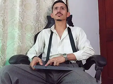 HomeAloneK online show from May 26, 7:54 pm