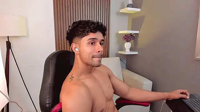 liam collins21 online show from February 21, 6:15 pm