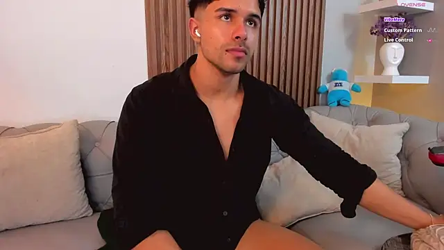 liam collins21 online show from March 1, 4:44 pm