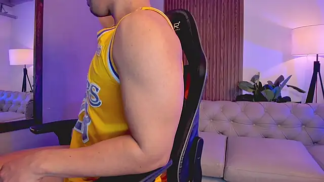 liam collins21 online show from December 17, 11:49 am