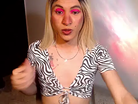 HugeDanex online show from November 18, 3:34 am