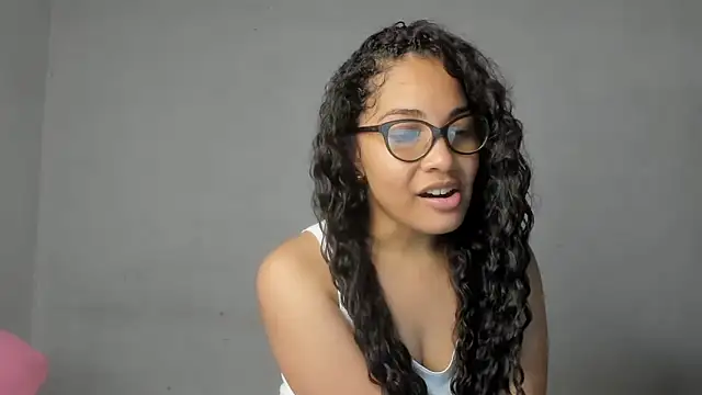 Snapshot of Jade_Dorthini chatting on January 16, 9:19 pm Jade Dorthini online show from January 16, 9:19 pm