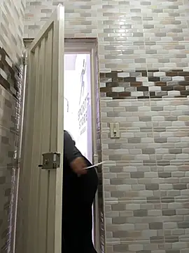 kim monti online show from April 20, 10:00 pm